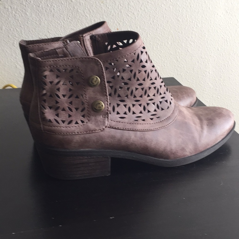 Baretraps heeled booties